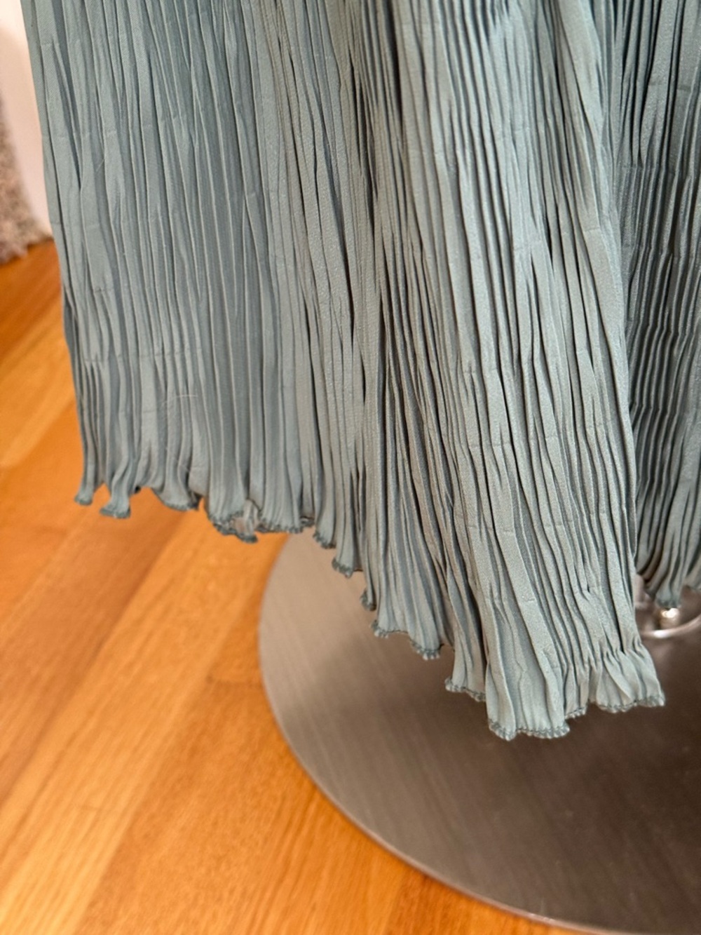 Signed, hand colored & pleated sage green top/shirt. - Picture 8 of 16